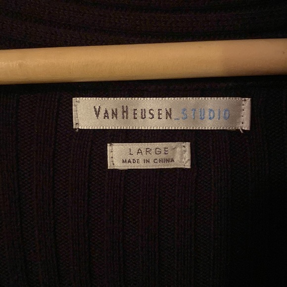 Large black sweater with wide collar. Excellent condition - Picture 3 of 5